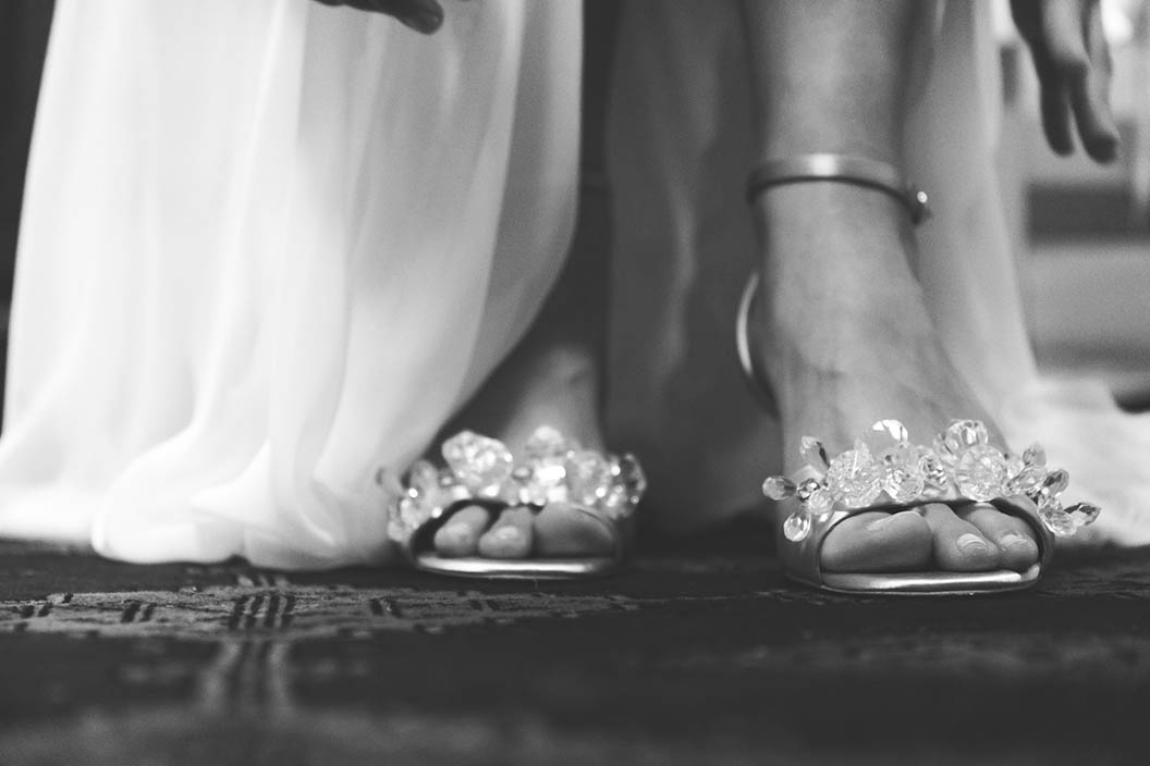 09-Open toes shoes