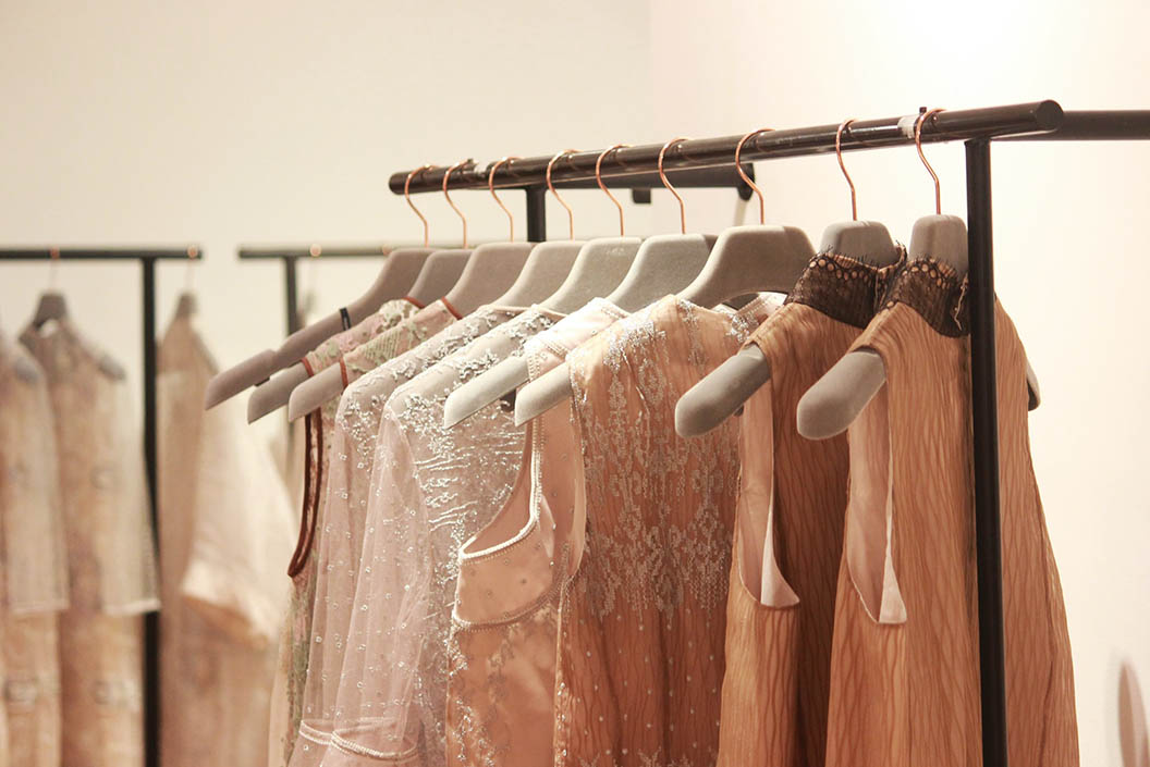 09-dress sleeves