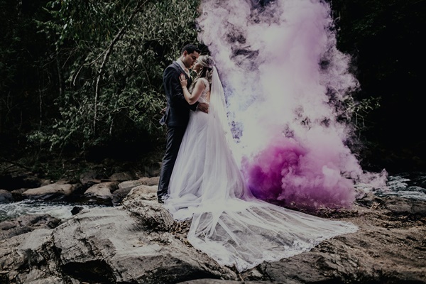 31-photo-of-couple-kissing-each-other-3063564