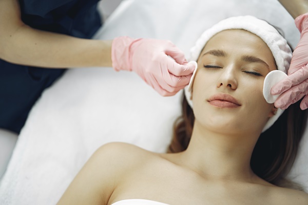 31-woman-getting-a-facial-treatment-3985329