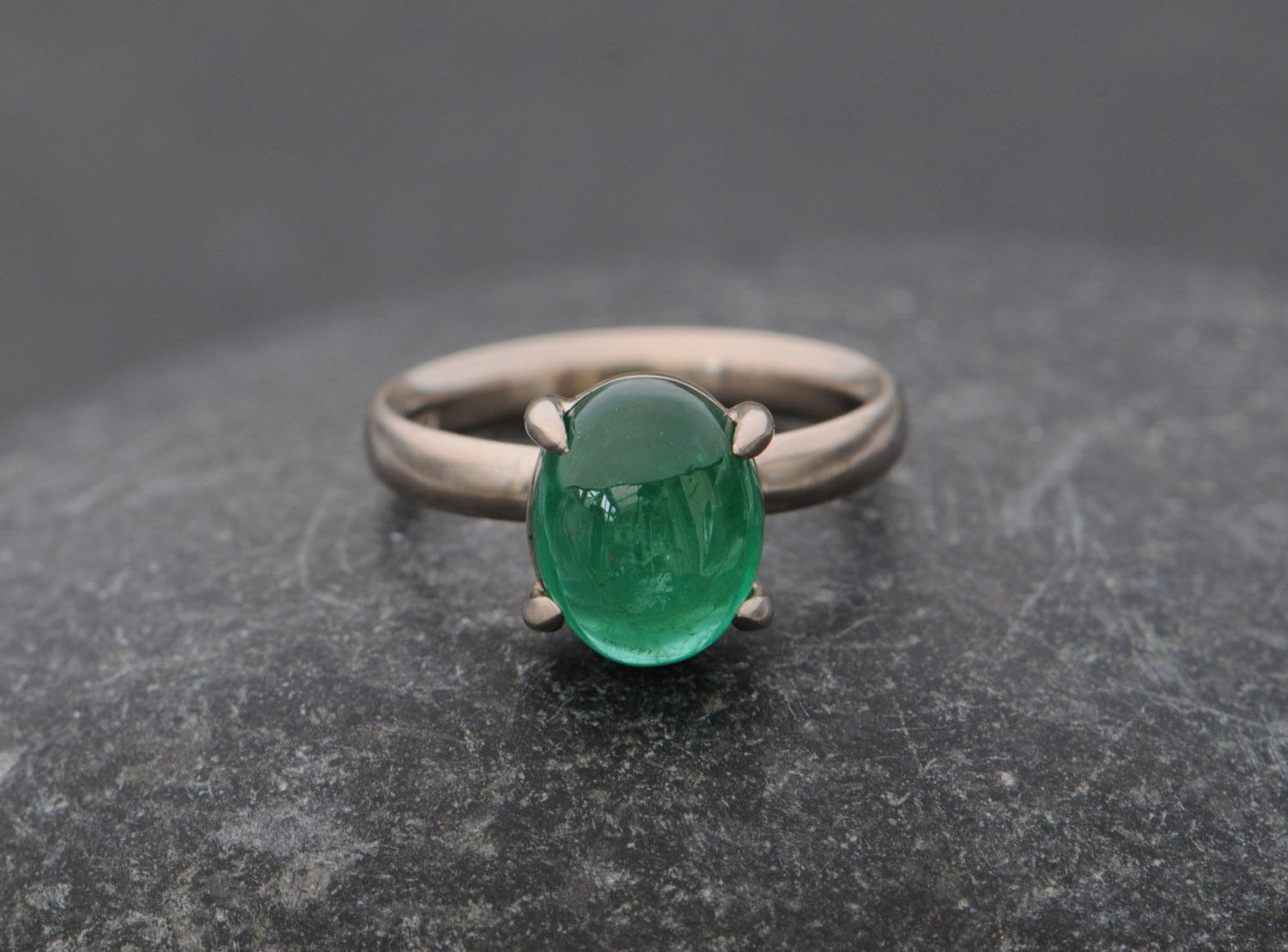 4-cabochon