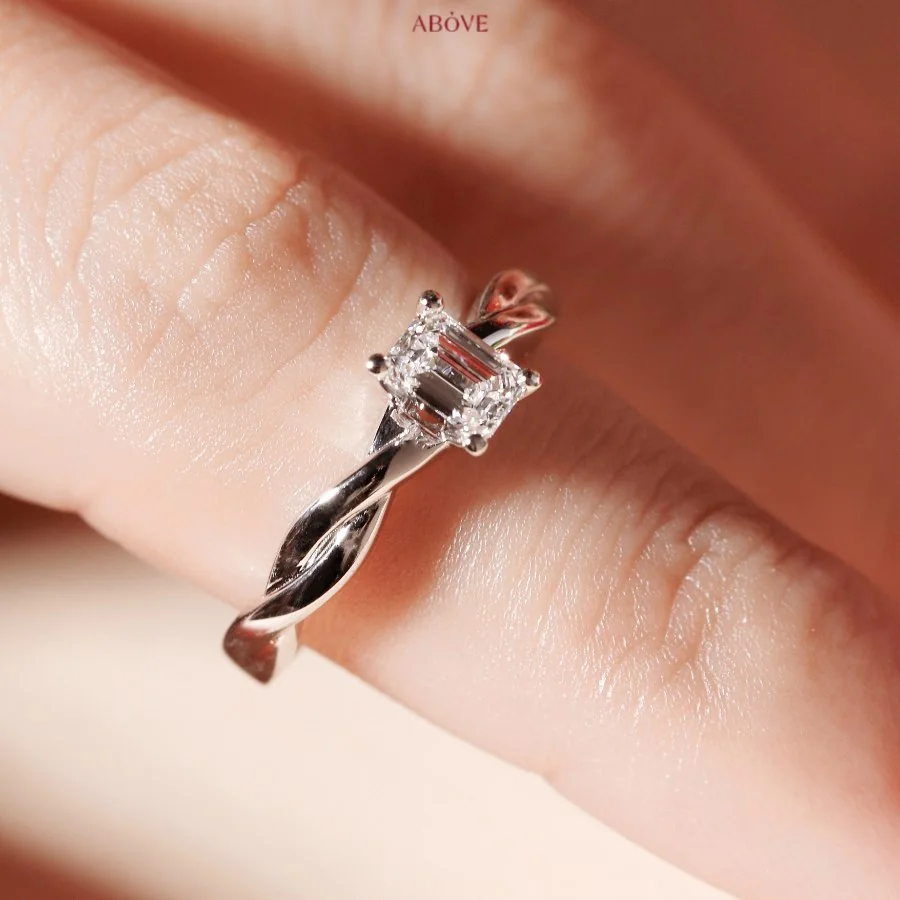 emerald-diamond-ring-1