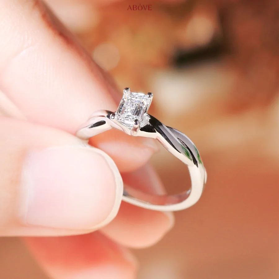 emerald-diamond-ring-2