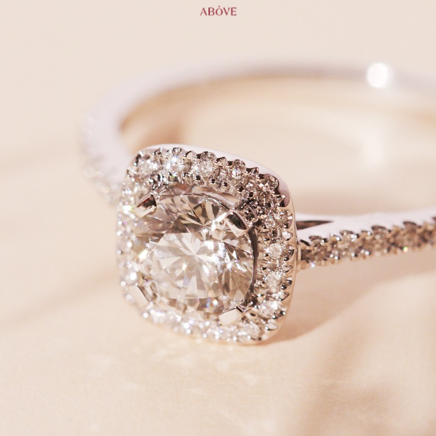 halo-diamond-ring