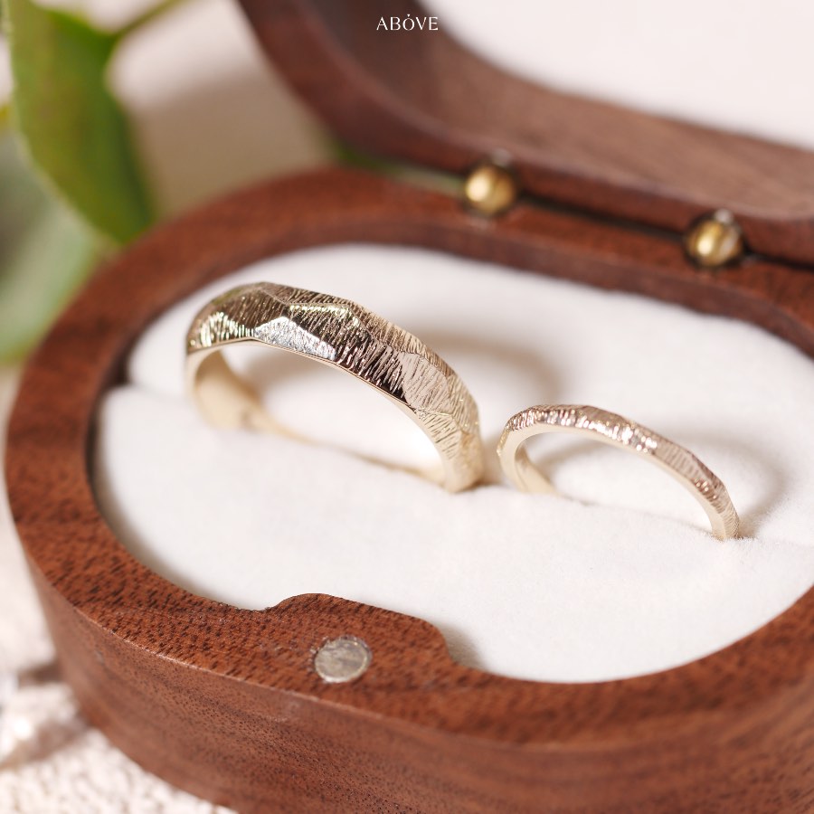 hammered-band-ring