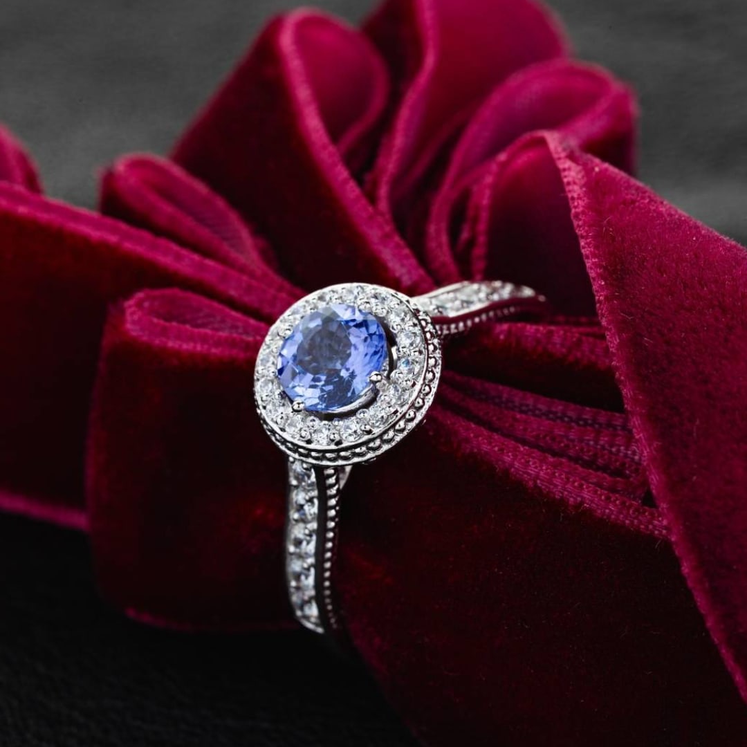 natural tanzanite with diamond ring