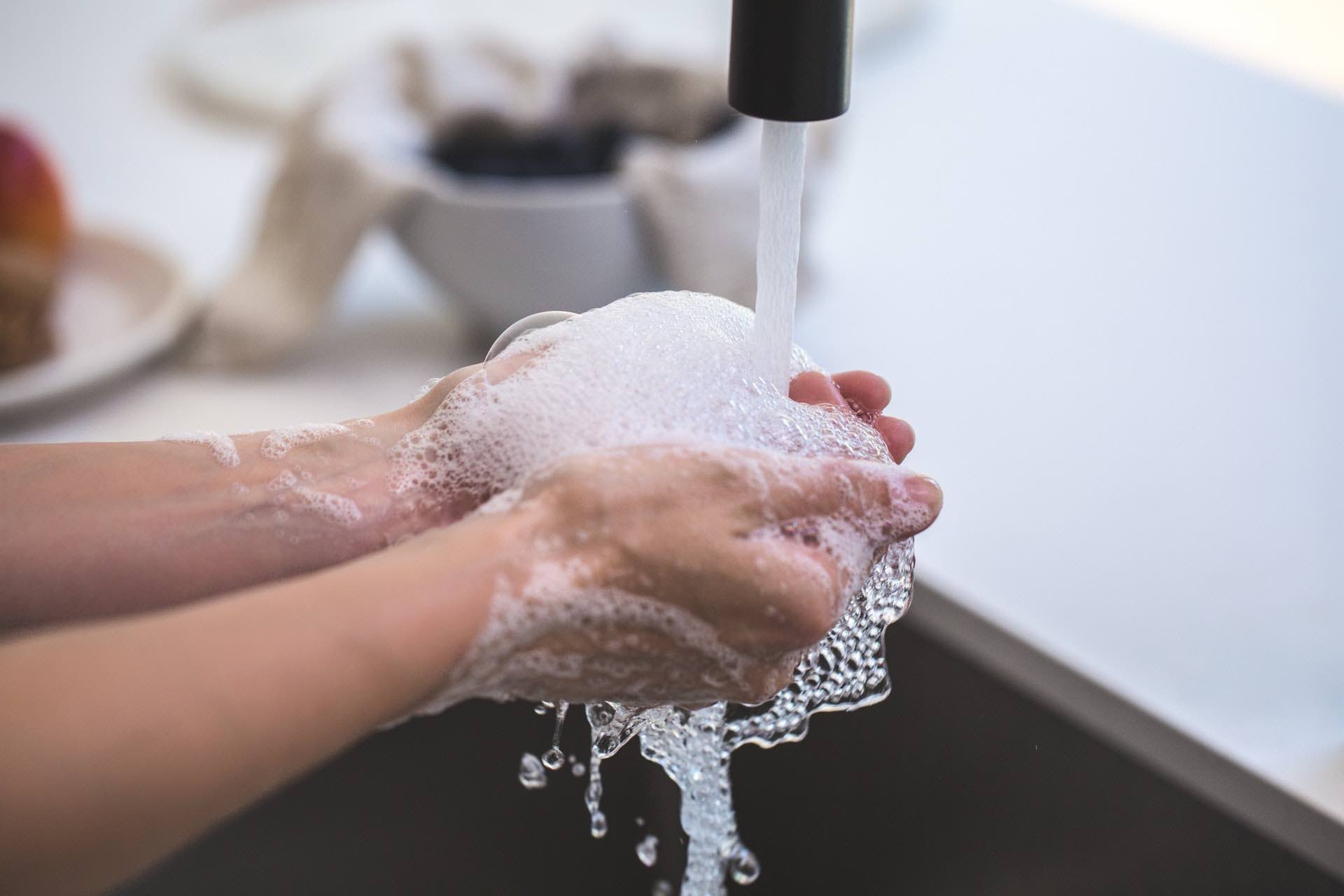 washing-jewelry